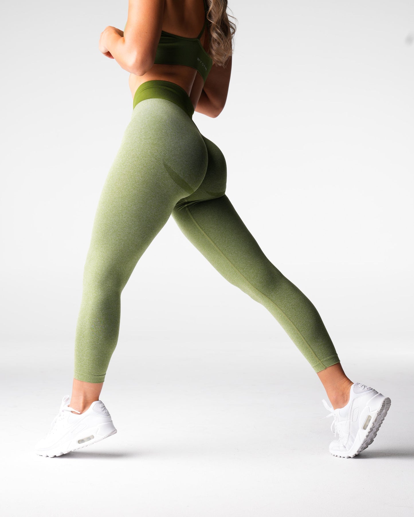 Women Meadow Knockout Seamless Leggings - NVGTN