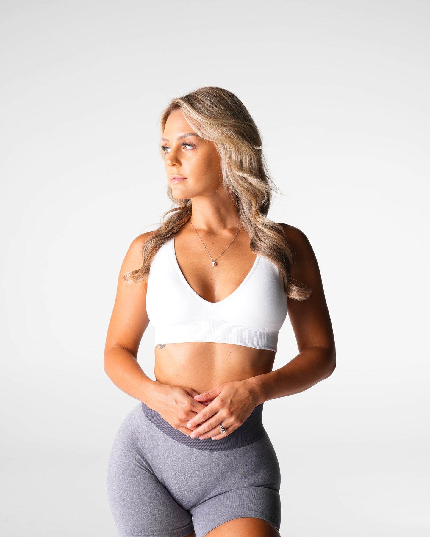 Women White Glow Up Seamless Bra - NVGTN