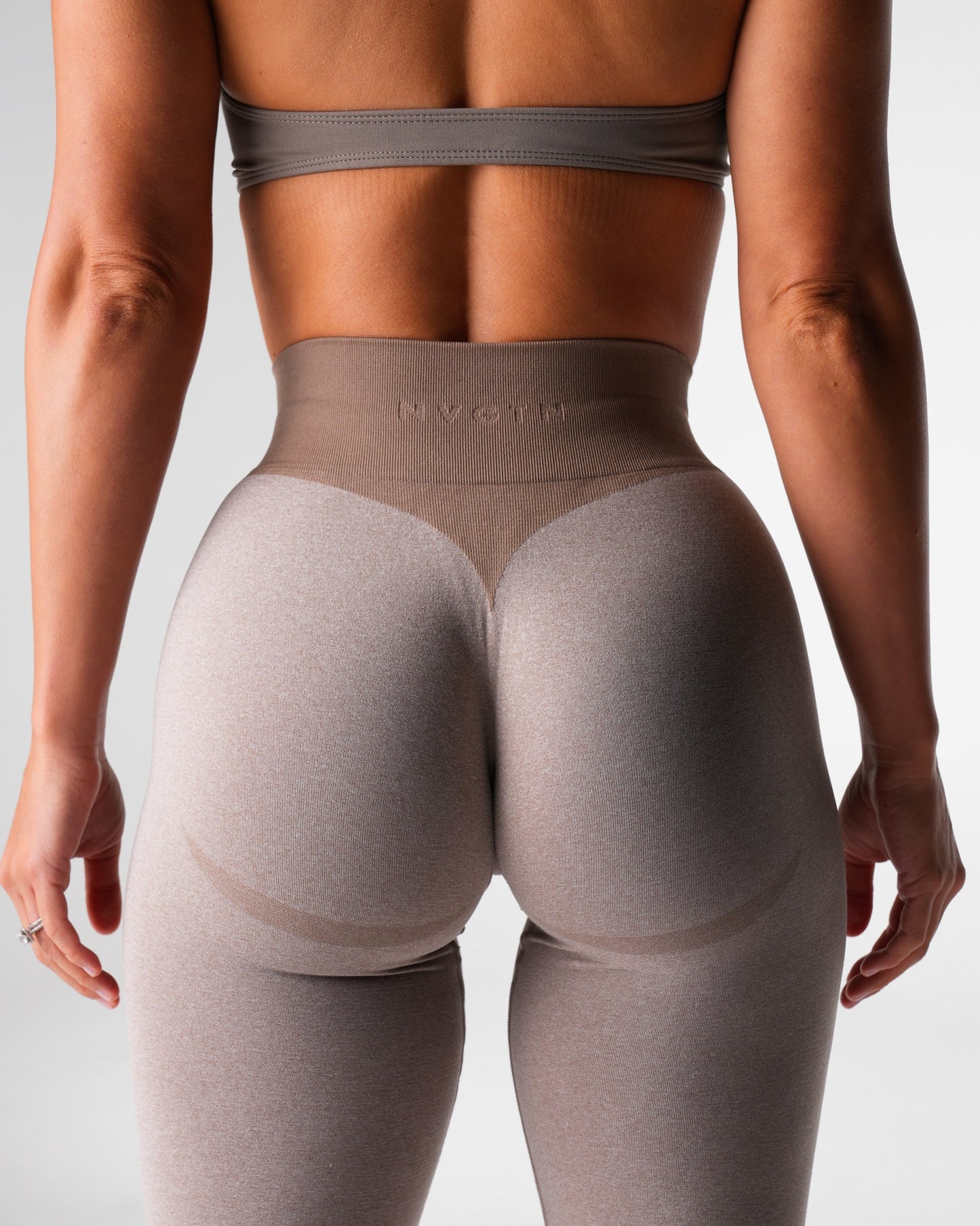 Women Taupe Knockout Seamless Leggings - NVGTN