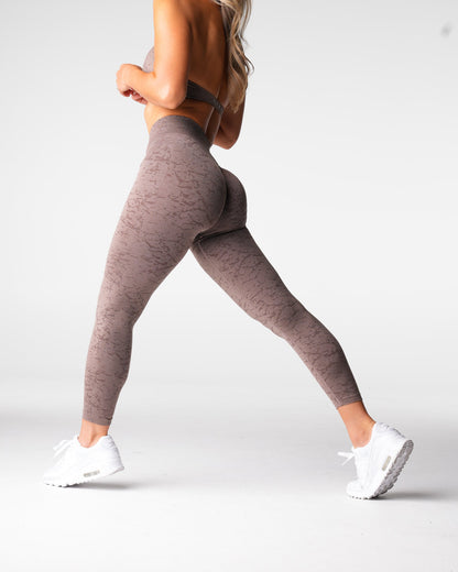 Women Oak Breakthrough Seamless Leggings - NVGTN
