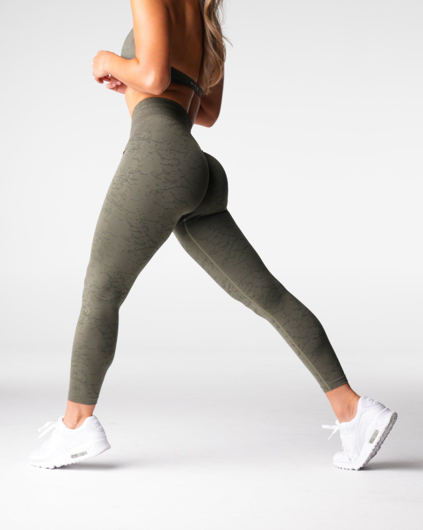 Women Evergreen Breakthrough Seamless Leggings - NVGTN