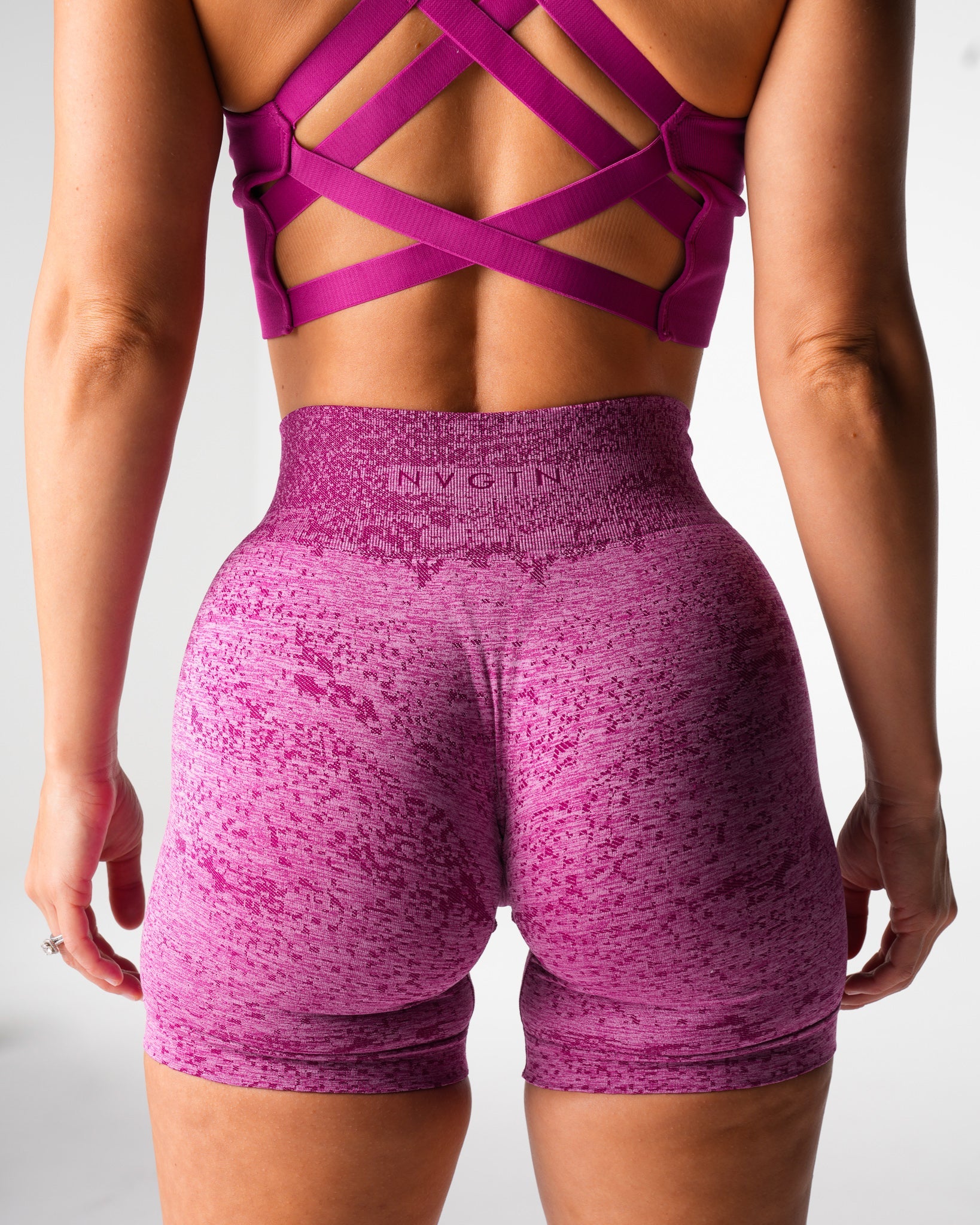 Women Sugarplum Digital Seamless Shorts - NVGTN
