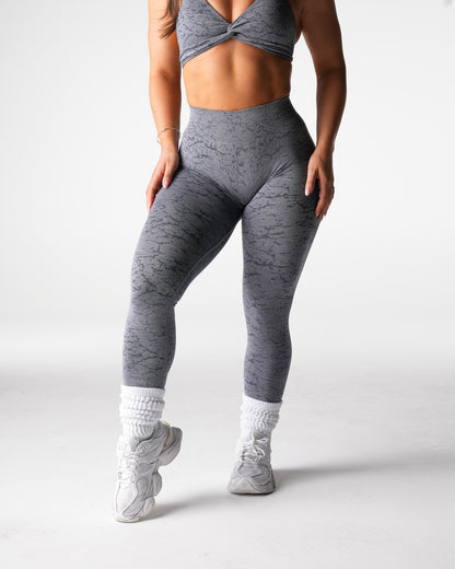 Women Grey Breakthrough Seamless Leggings - NVGTN