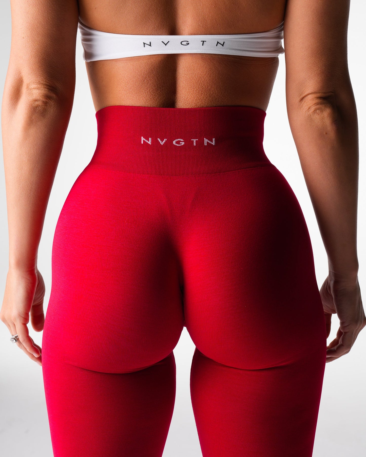 Women Cherry Red Discover Seamless Leggings - NVGTN