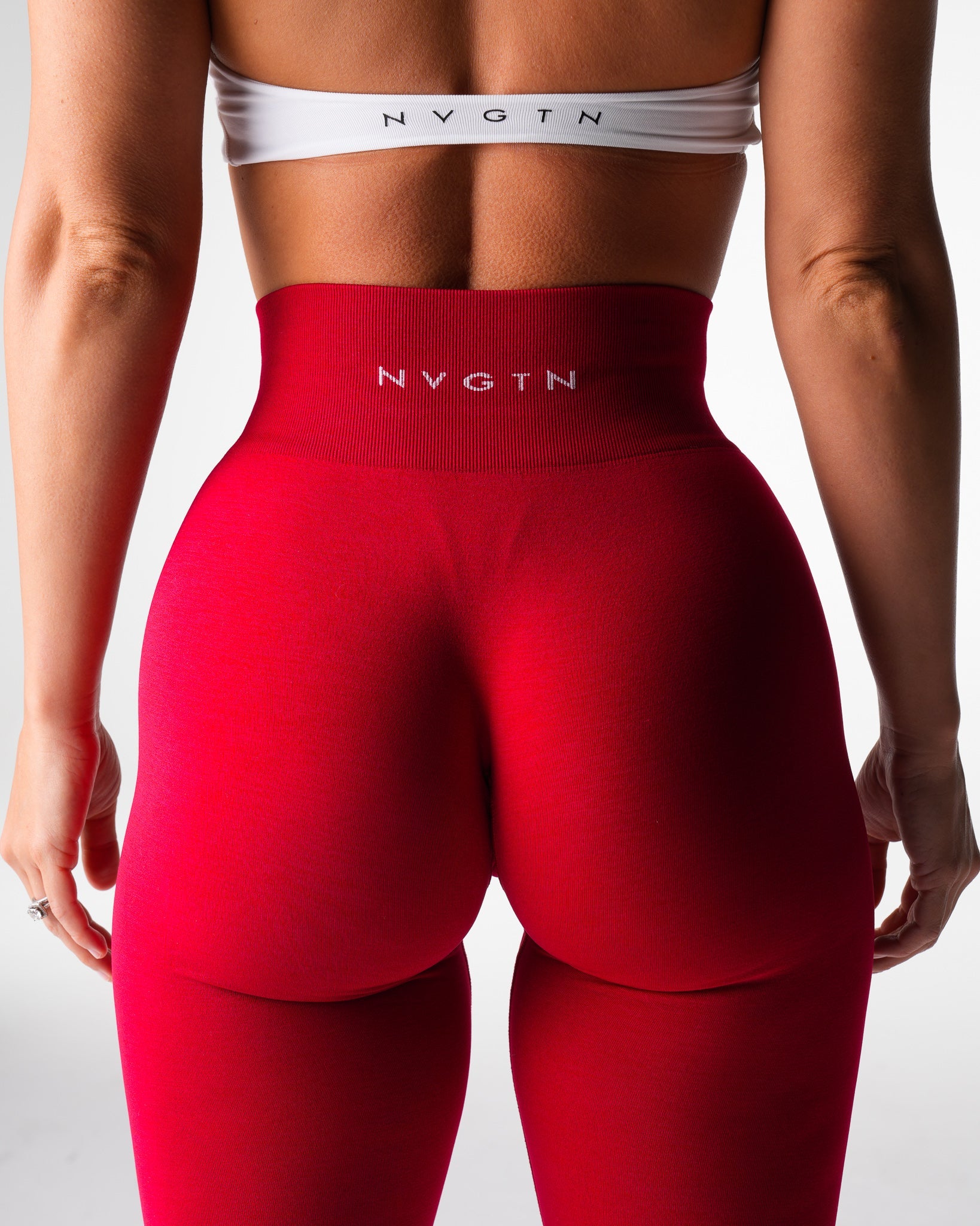 Women Cherry Red Discover Seamless Leggings - NVGTN